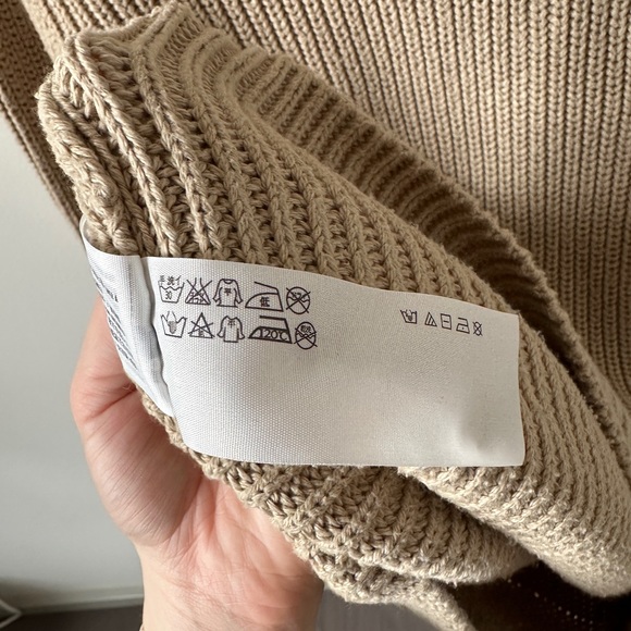 Abercrombie Camel Knit Turtleneck Sweater Size S - Picture 9 of 9